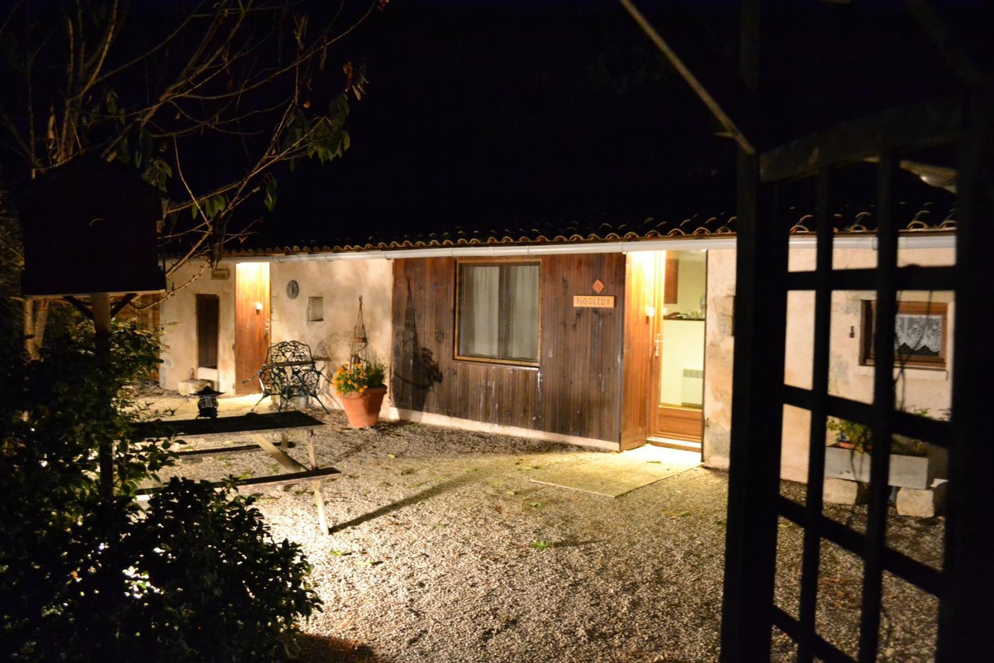 Le Moulin De Lusseau Bed and Breakfast Chef-Boutonne Rum bild