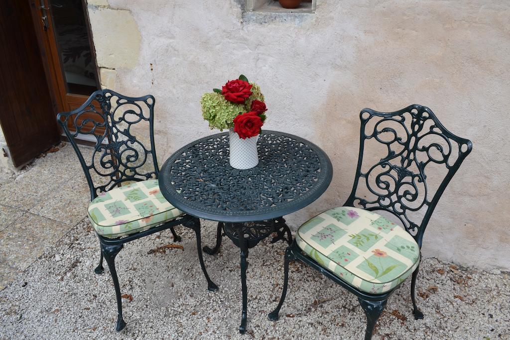 Le Moulin De Lusseau Bed and Breakfast Chef-Boutonne Rum bild